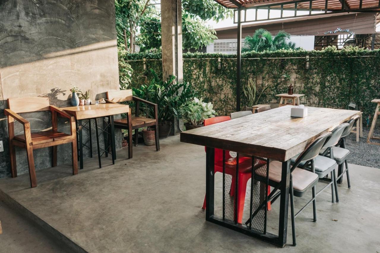 Yoji House And Cafe Vandrarhem Ban Wiang Exteriör bild